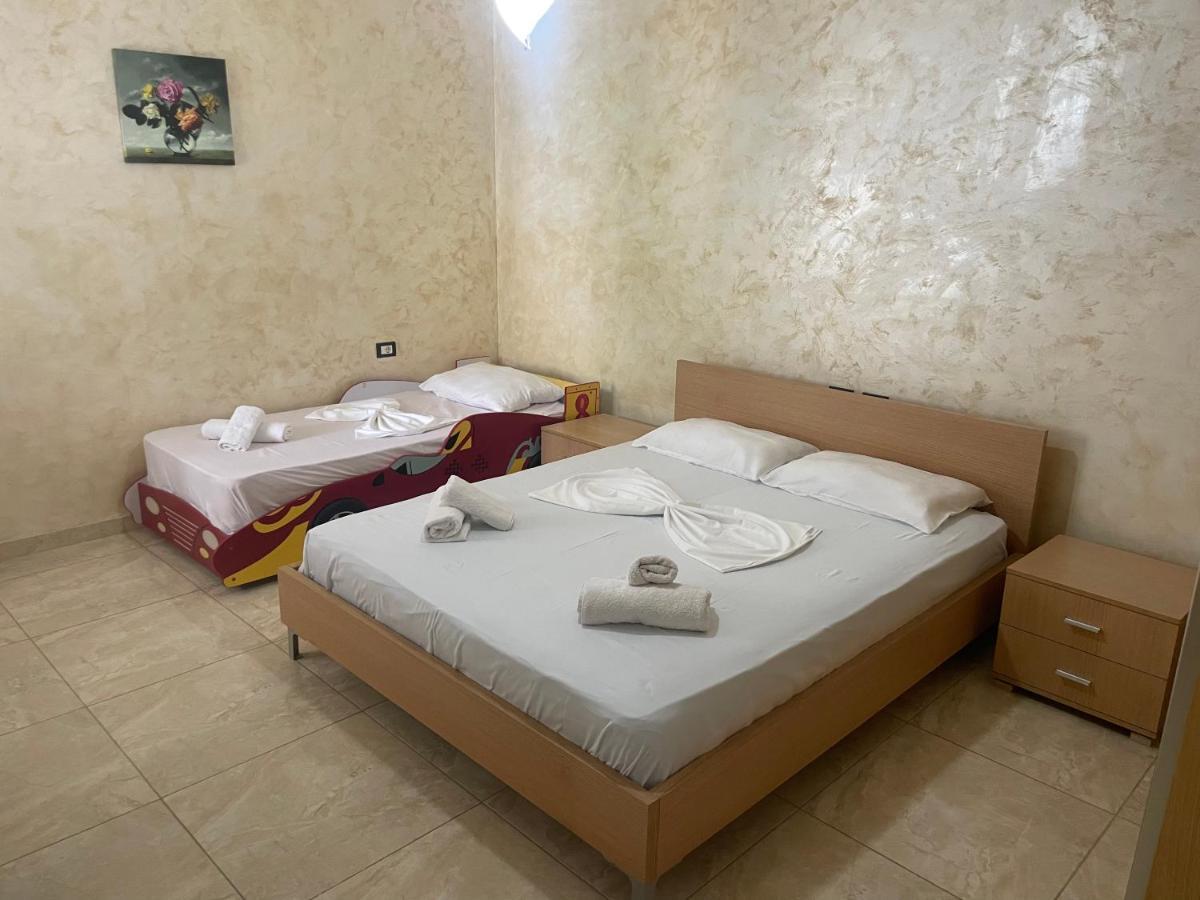 1-Stunning Sea View Apartments! Sarandë Buitenkant foto