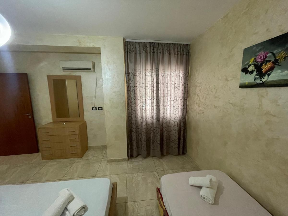 1-Stunning Sea View Apartments! Sarandë Buitenkant foto